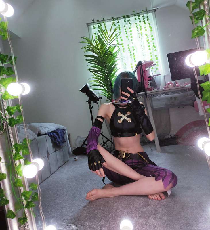 Do you like seeing me as Jinx? If so, don't forget about tom.. 5