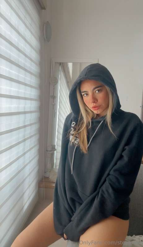 May I borrow your hoodie??🙄
