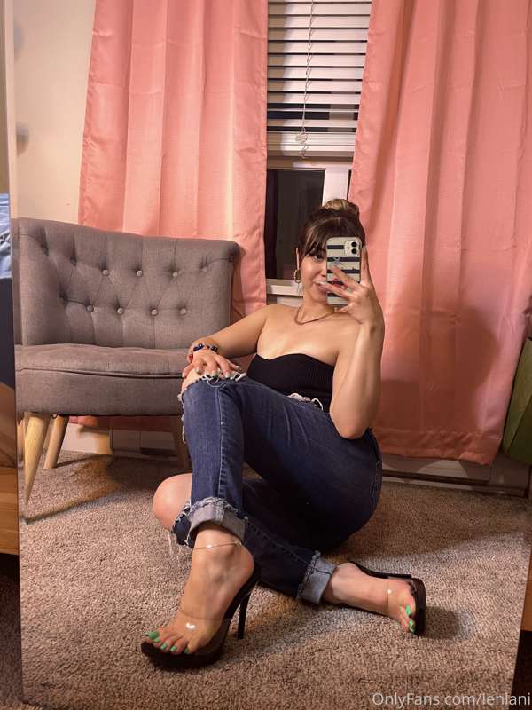 Mirror pics galore 😜 27
