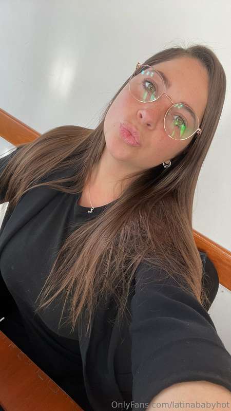 last working day of the week 
😇🙃🙃🙃

With or without glasses?..