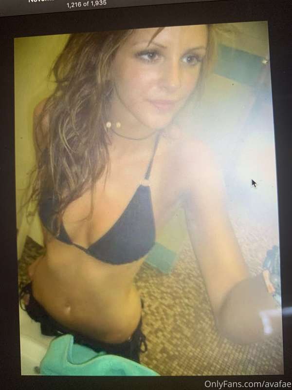My “slutty” lil 18 yr old bikini pictures lmfao now let me s.. 1