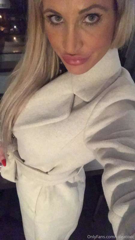 Friday night in Düsseldorf. Well, what am I wearing under my..
