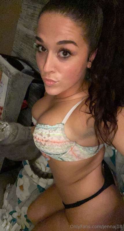 Jennaj18 - Onlyfans - 29 Oct, 2024