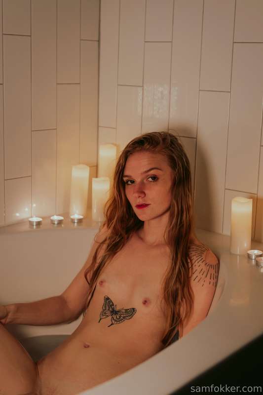 Happy Relaxation Day 🛀 Wanna get in with me? I can help rub .. 12