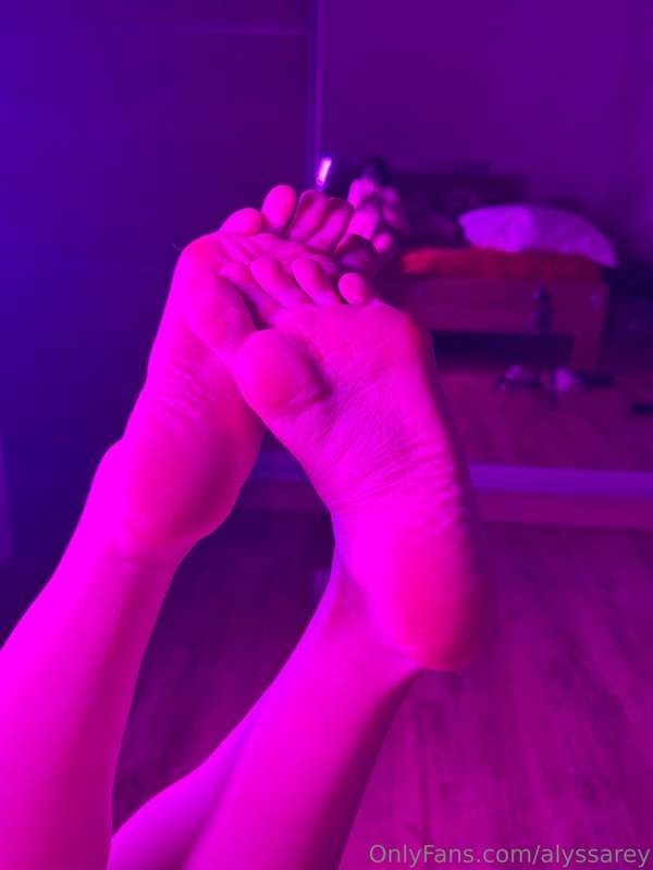 some feet pics ❤️ I soo in love with black nail color 🥰 do y.. 1