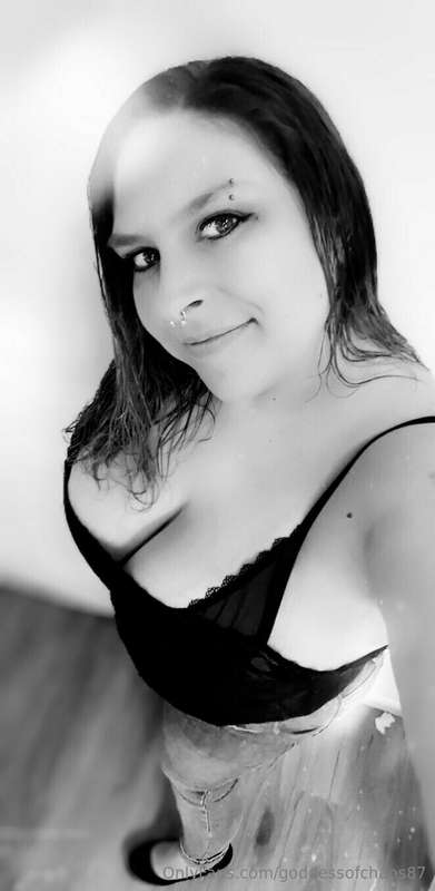 Loving the color black ❤️💋 3
