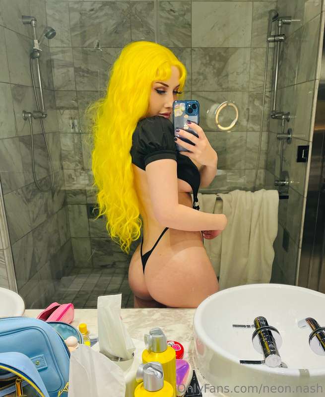 Going live tonight 11PM pst 😘💖 hope to see you there!