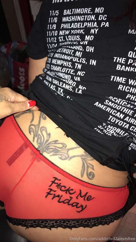 Happy Friday!! 🥳 These are one of my fav panties! 😈 What kin..