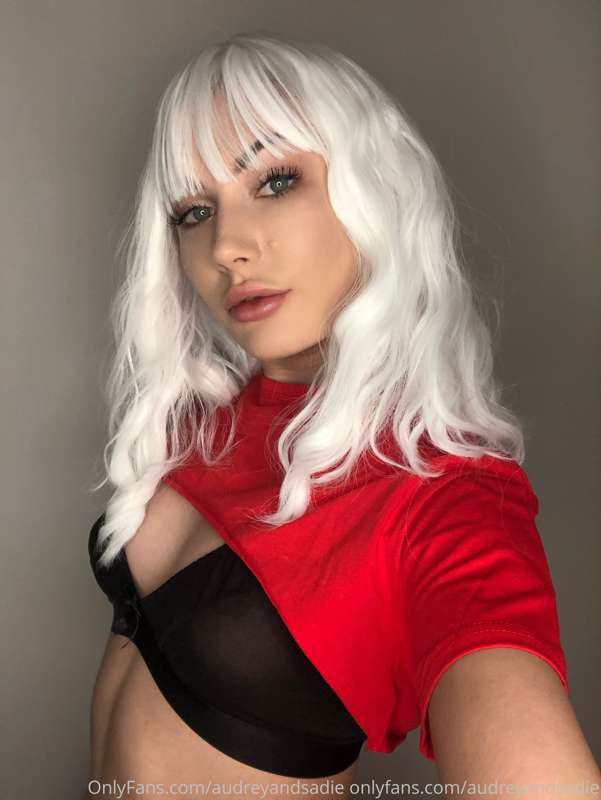 Feeling incredibly horny today. What would you like to see u.. 1