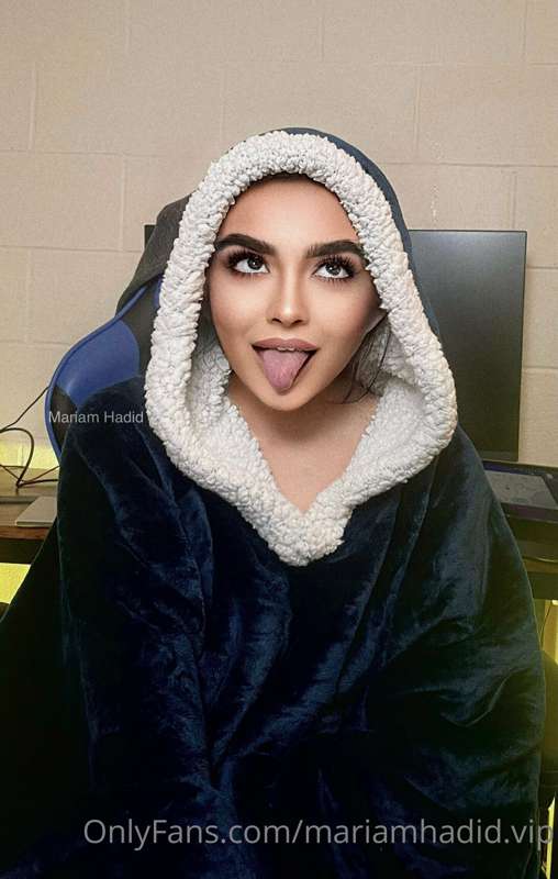 Making the ahegao face for you 🤪