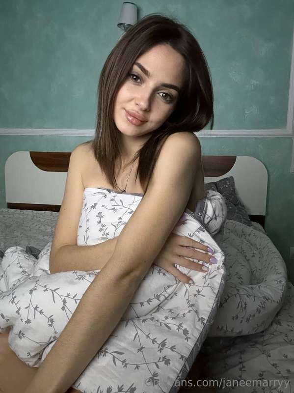 Do you want a videocall with her? This babe @ana_steele is s..