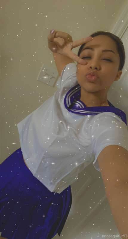 Good evening everyone! I will be doing an in cosplay stream!..