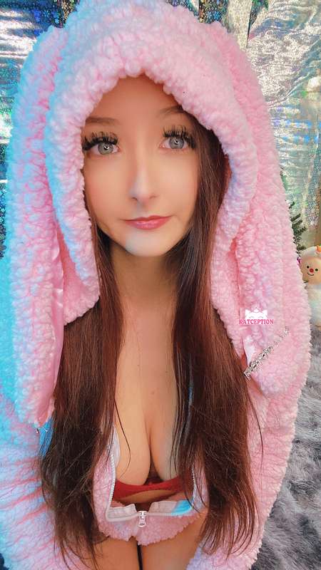 I did this “cosplay” for the LOLS! 😂💗 24