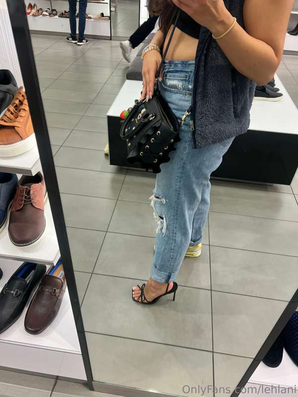 I haven’t bought new heels in a long time 😈💕 I thought you g.. 6