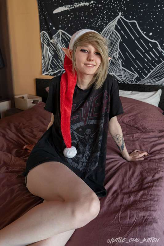 Little_Emo_Kitten - Fansly - 19 Dec, 2021 10