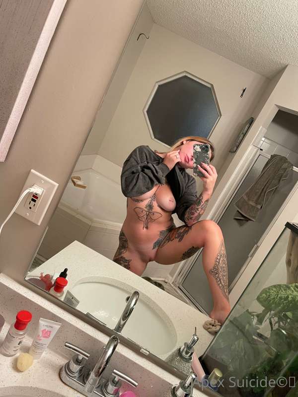 Mirror pics 🥰 1