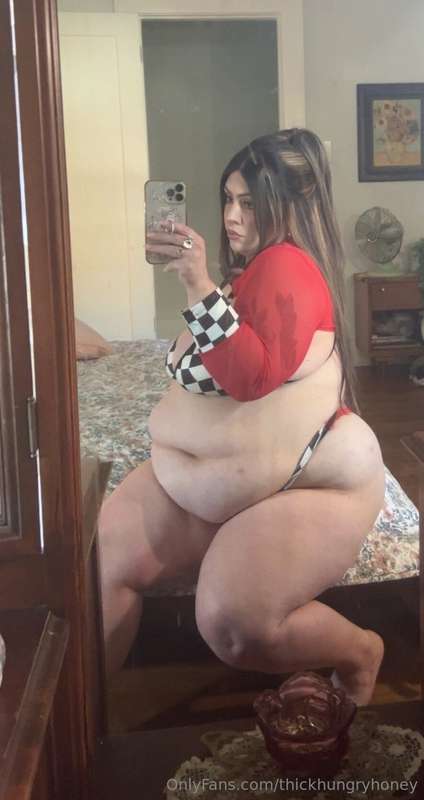 Tell me yall still wanna see these mirror pics ❤️🏁 19