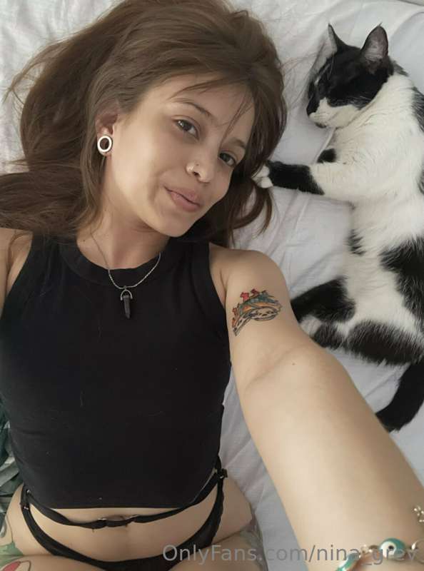 🔥𝐅𝐫𝐞𝐞 𝐬𝐮𝐛𝐬𝐜𝐫𝐢𝐩𝐭𝐢𝐨𝐧🔥
😼Would you like to play with my kitty?😽
..