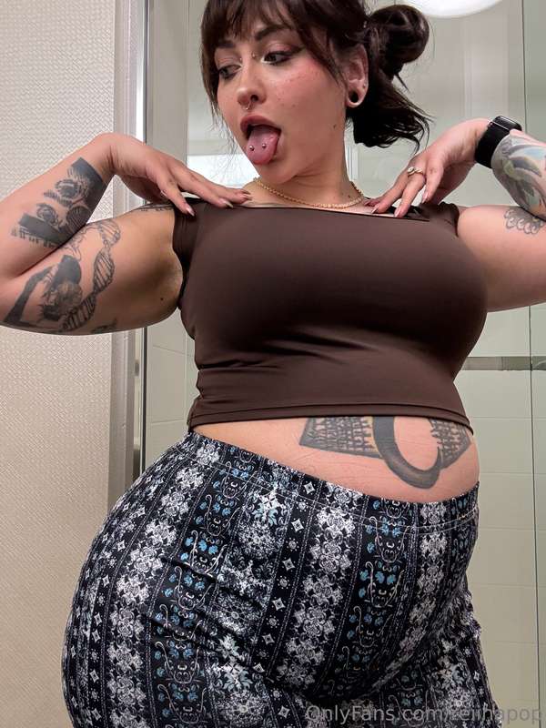 Big full belly from so much yummy food 💕💕 free clip Friday i..