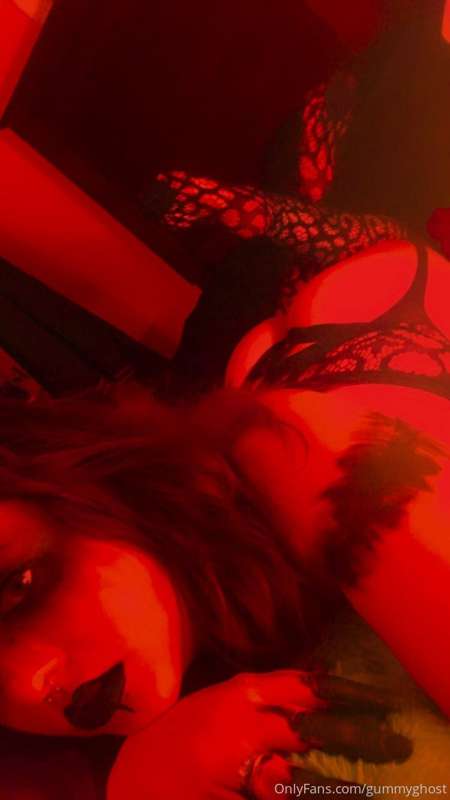 Join my gummy cult 💋 34