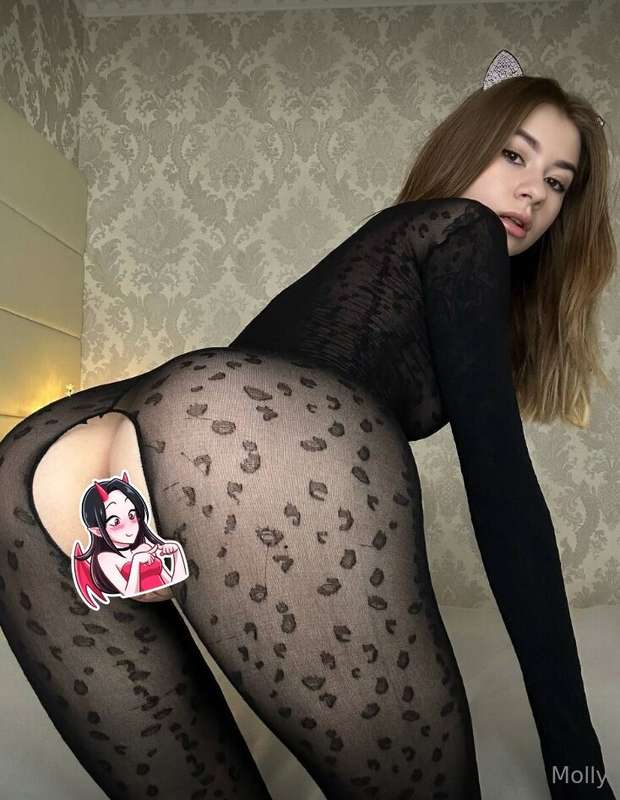 DO YOU LIKE THIS TIGHT AND WET PUSSY? 😈😍I will always be an ..
