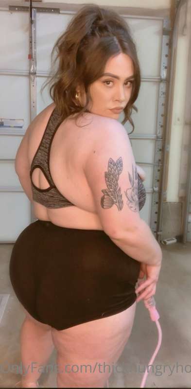 Bad bitch, I could be your morbidly obese piggy fantasy 🐷 20