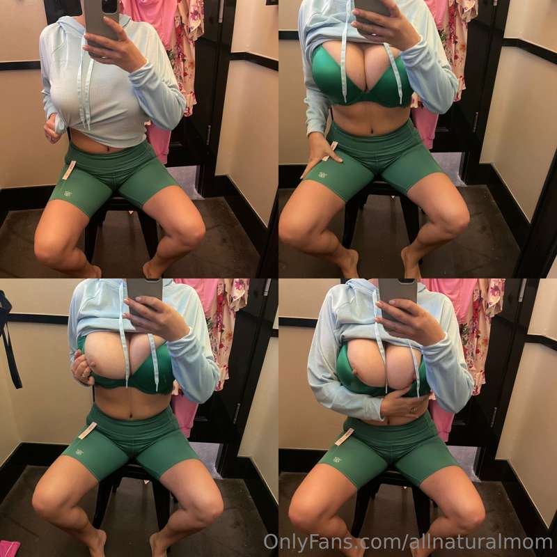 Dressing Room @ Victoria’s Secret 💕 
Pretty sure the girl wa.. 12