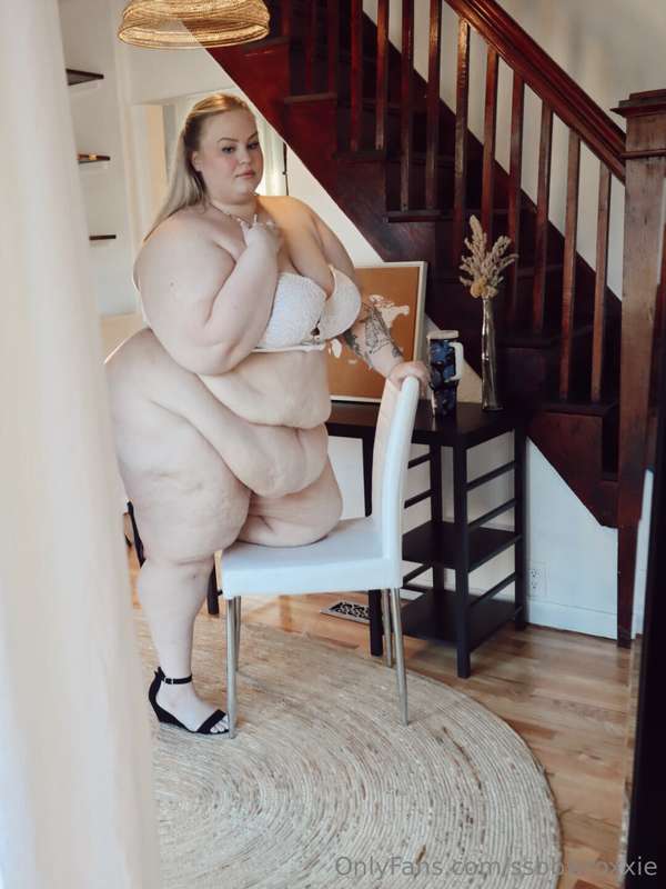 Staying late at work is no fun, but your sexy fat secretary .. 4