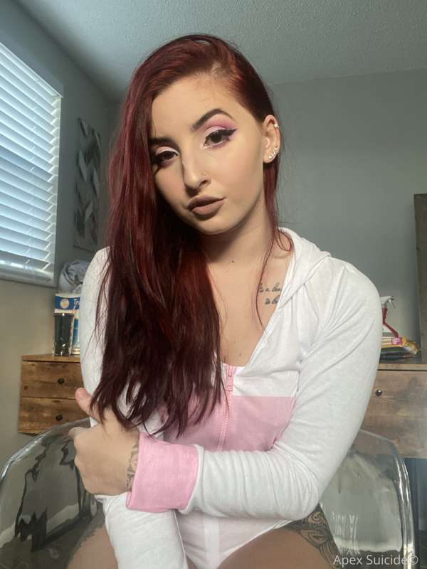 Took some cute bunny pictures for you 🥰