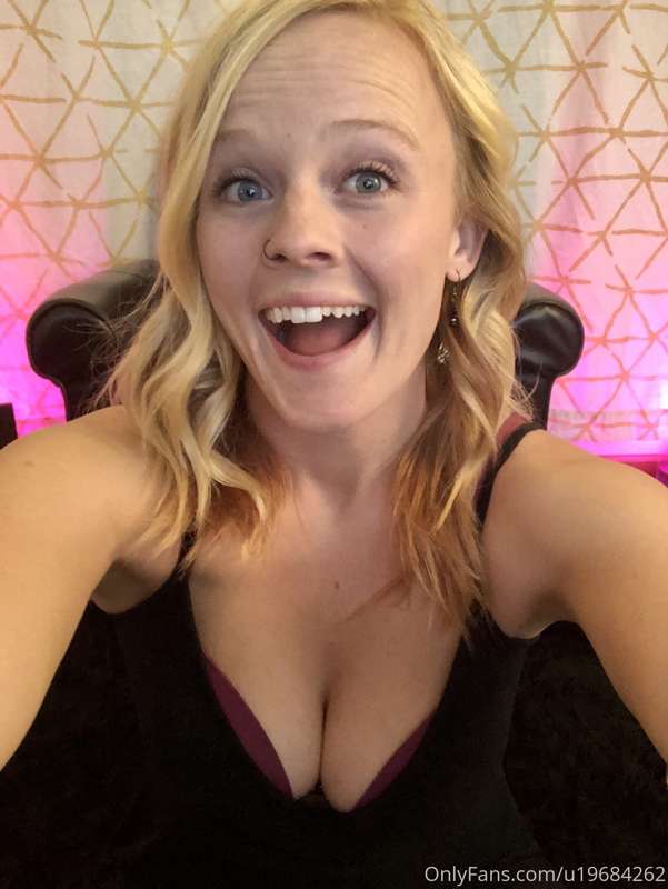 Heading online in 1 hour! 😋