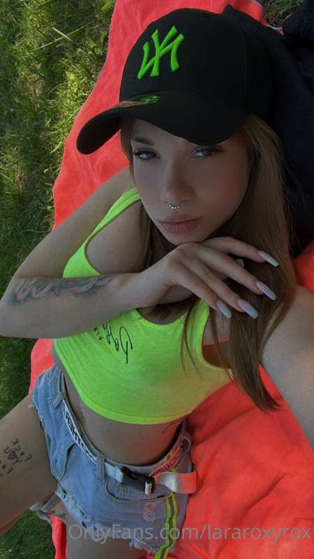 Lararoxyrox - Onlyfans - 13 May, 2022