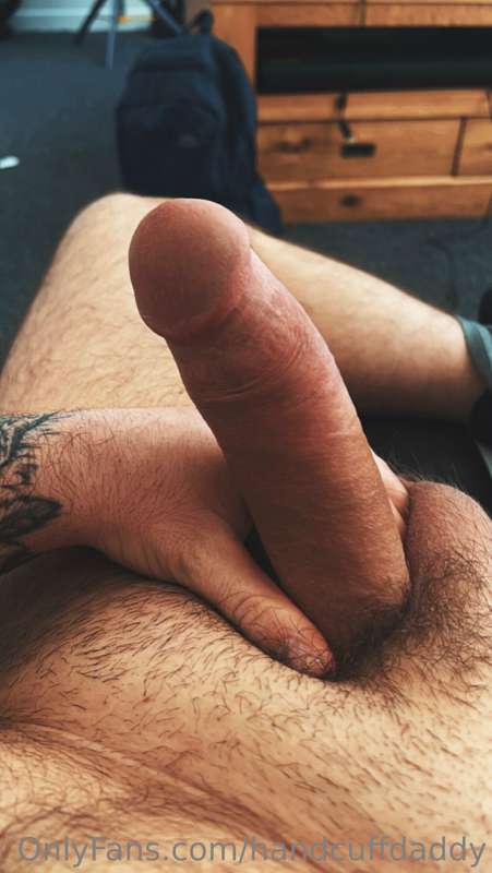 Waiting patiently for some good head 🥵🍆💦 1