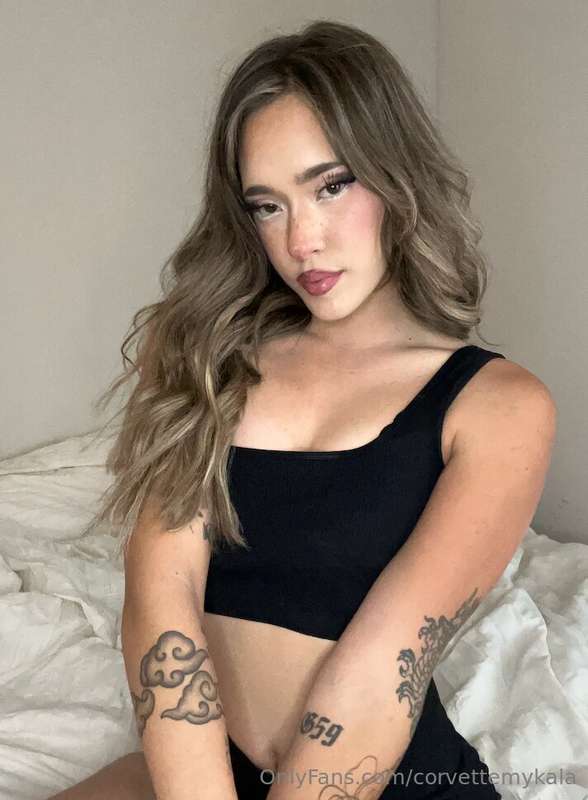 Feeling cute and hot 🤭