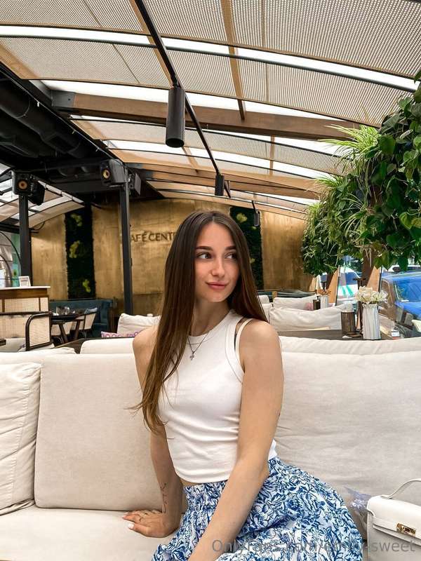 Sitting in a cafe, I came to have a coffee and observe life...