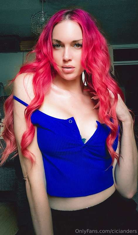 How does the blue look? Does it suit me 2