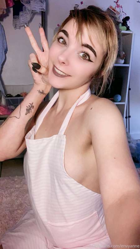 Good morning, Master! What’s my objective for today? ^_^ 16