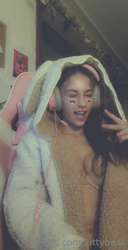 titty streamer 😚