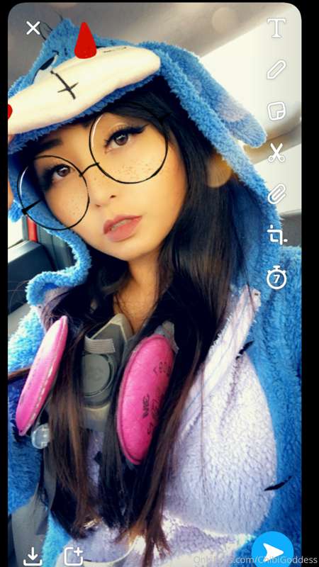 I love traveling ✈️

Where do you want to travel? ☺️