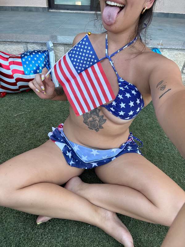 Nothing under this flag…Wanna be the one who peeks first? 😏