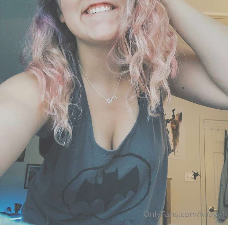 Does someone want to be my super hero??🥺🥺🥺🥺🥺