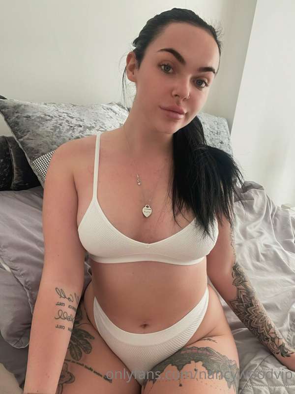 I’m waiting to be a slut for you 😉