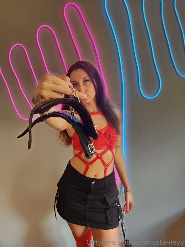 get that hands and ankles ready for your Goddess 😈