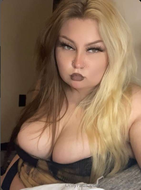 Fatassgoddess - Onlyfans - 21 Mar, 2025