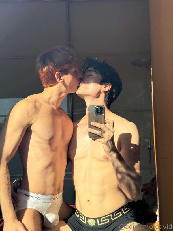 Swipe for a kiss 💋 2