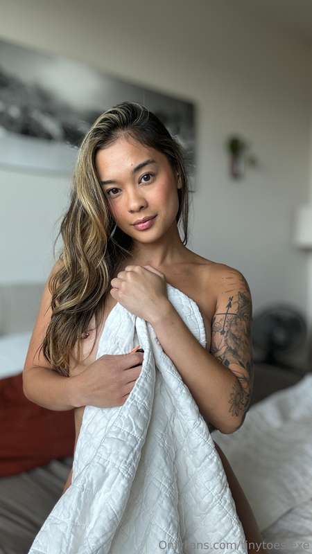 Slept clothed.... woke up naked 😅 That ever happen to you? W..