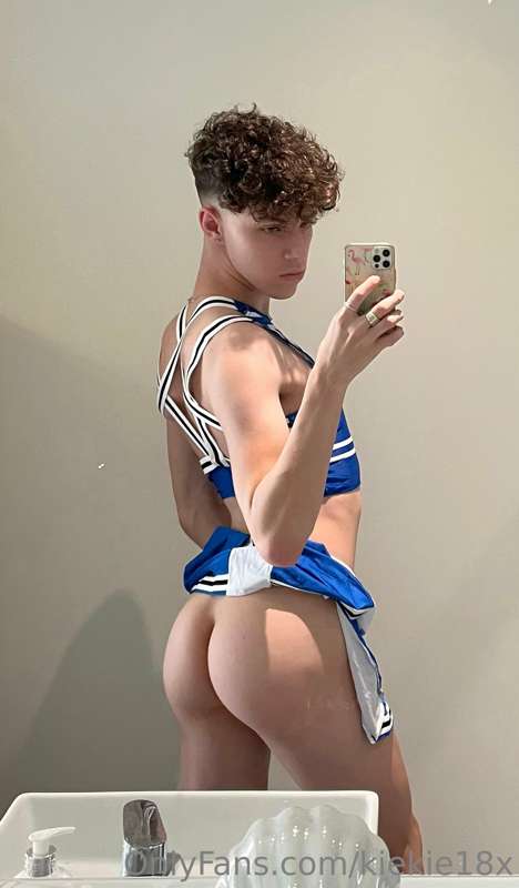 Cheerleader twink 😊🎉 13