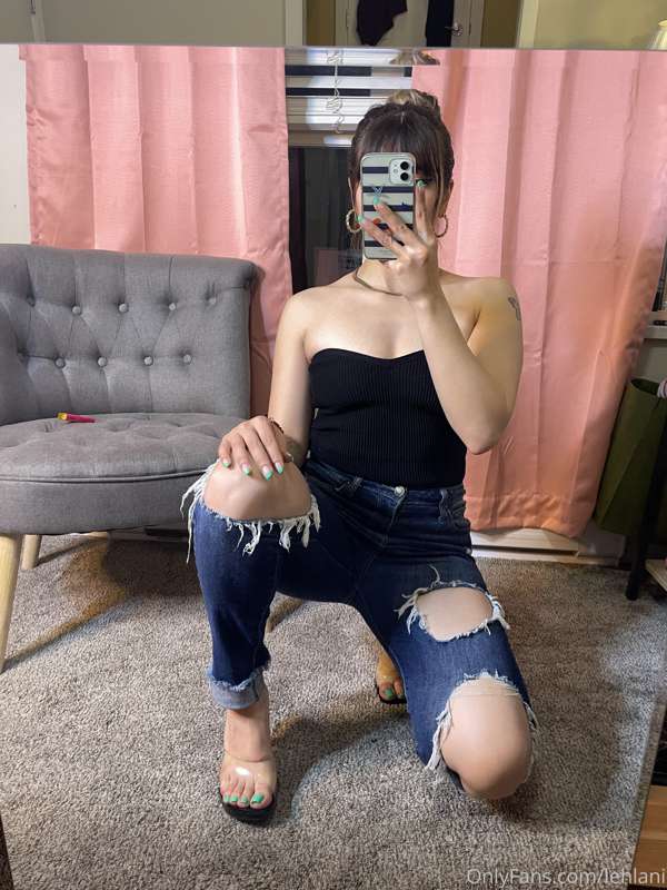 Mirror pics galore 😜 9