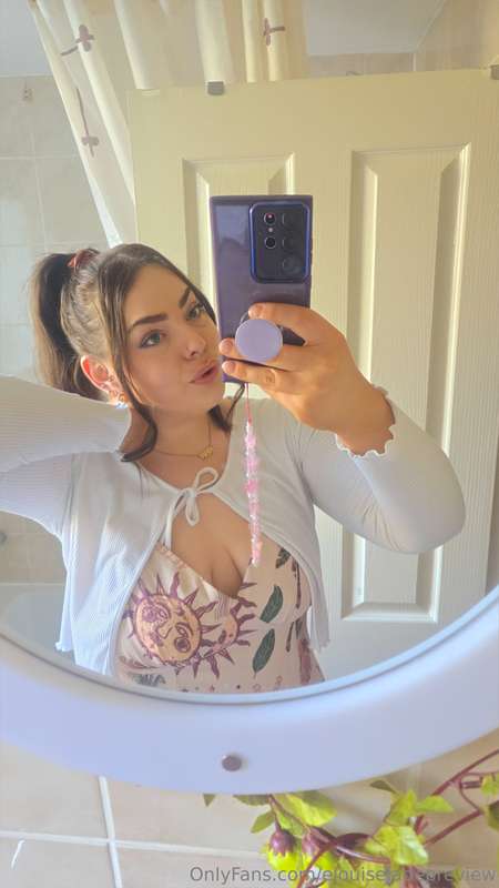 Am I sexy even with clothes on? 🤭
