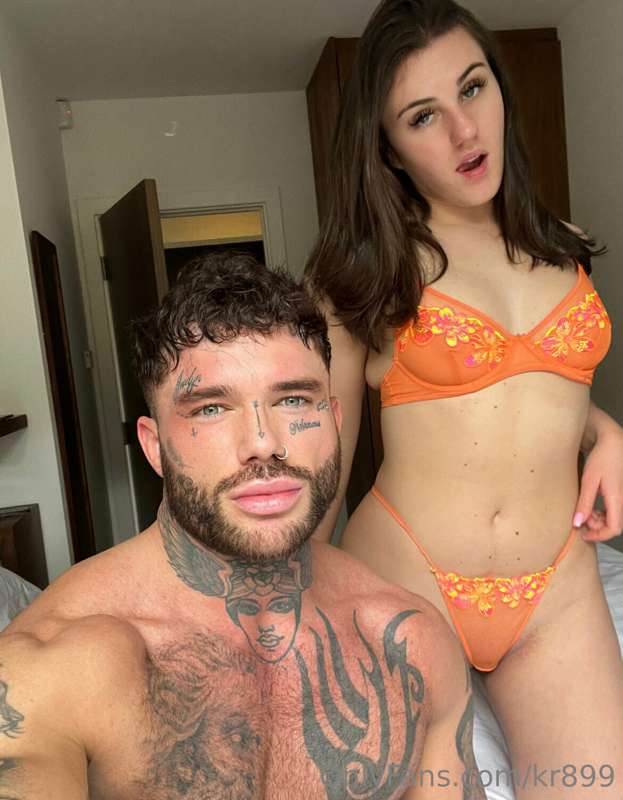 He absolouy emailed me new video out Friday💦🤭