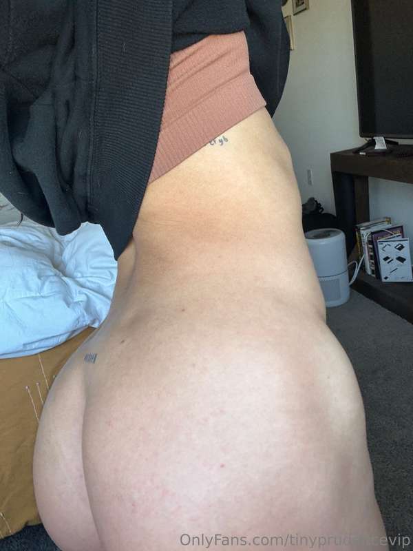 Booty or bush? 🤔 10